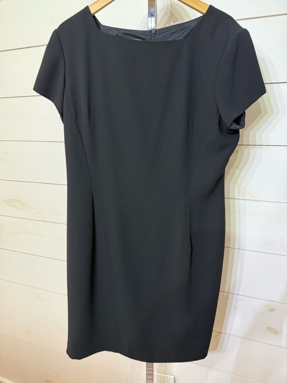 Jones New York Black Short-Sleeve Midi Sheath Dress